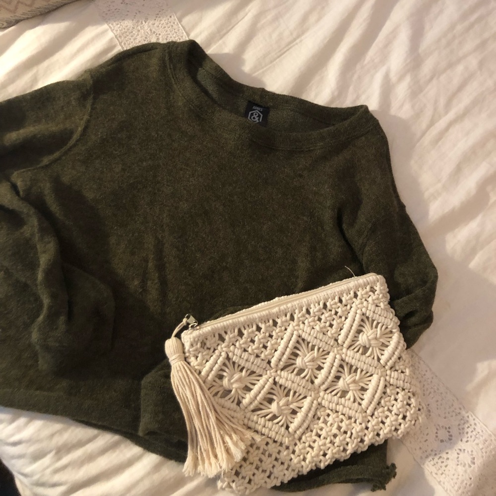 Brand new Agnes and Dora pullover size m/l